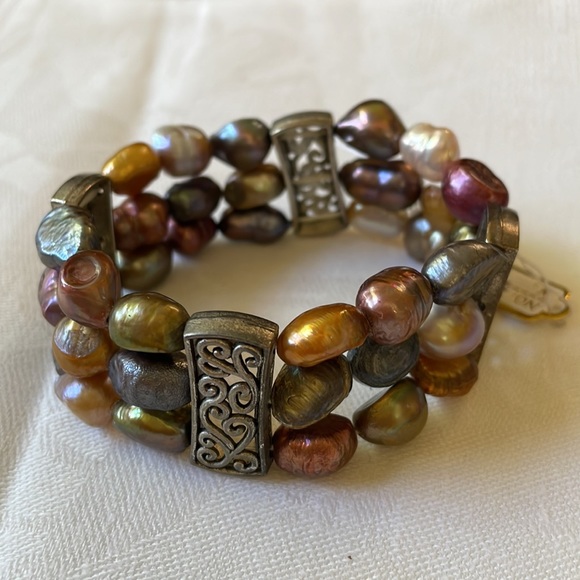 Multicolor pearl stretched three row bracelet - Picture 6 of 6